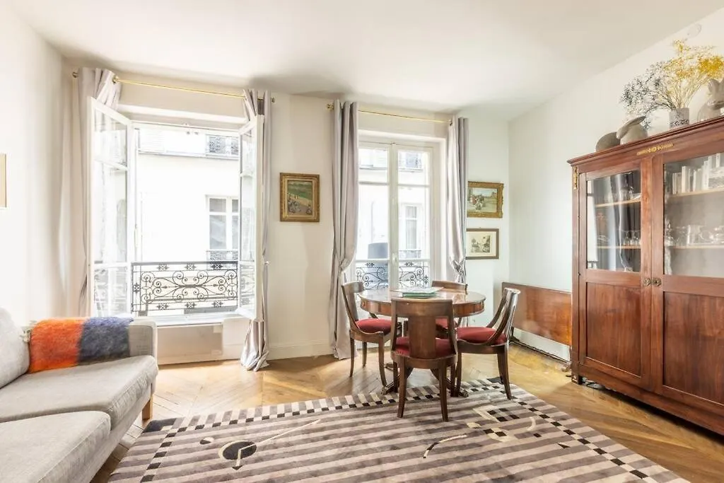 Superbe Apartment Champs Elysees パリ